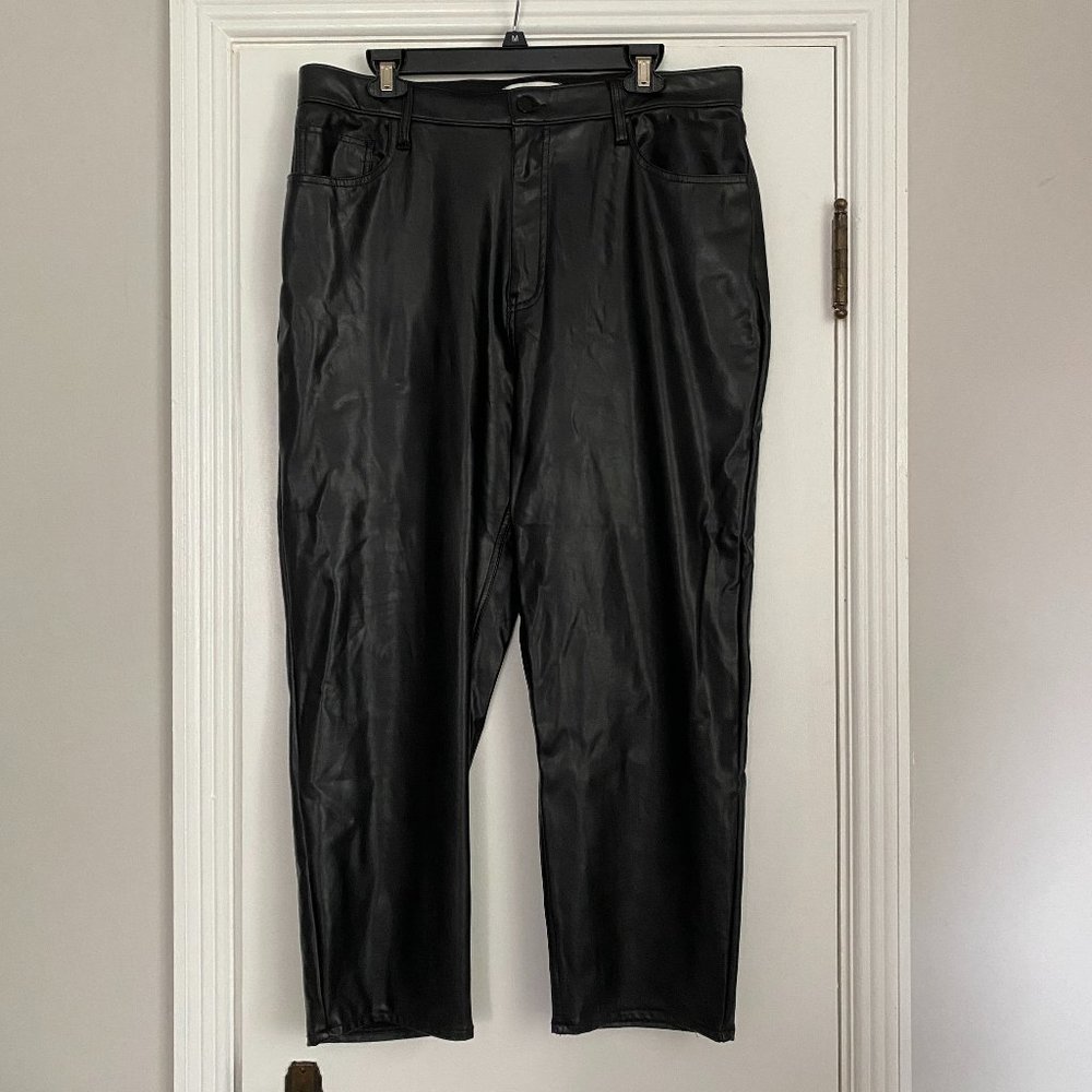 Abercrombie & Fitch Vegan Leather The Ankle Straight Ultra High Rise Pant